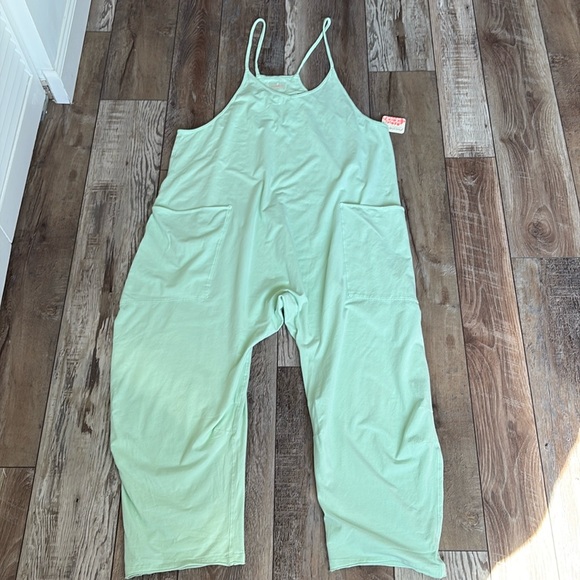 NWT FP Movement Hot Shot Onesie XL Pistachio Green - Picture 3 of 6